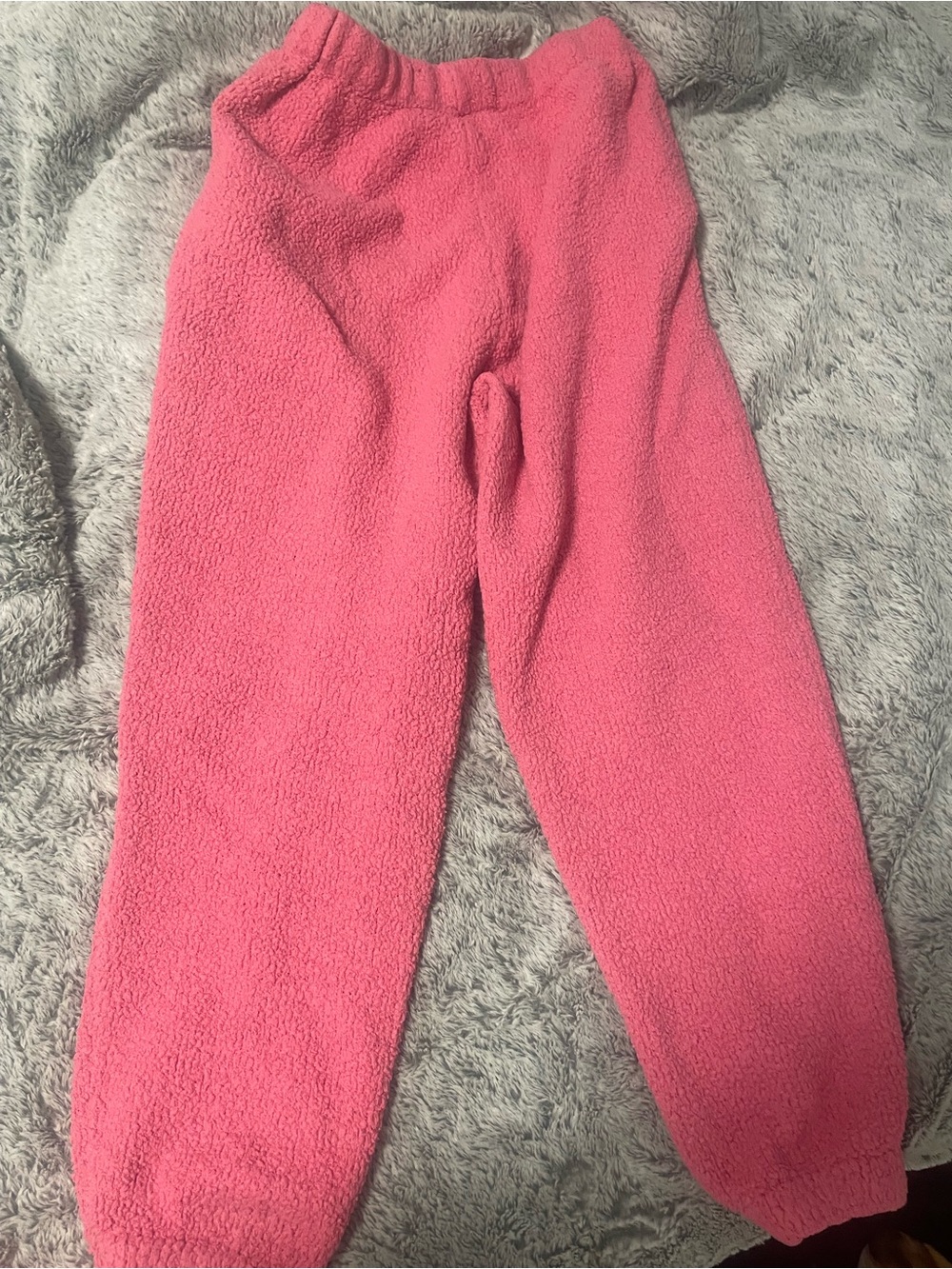 SKIMS Kids Fleece Joggers in Bright Pink